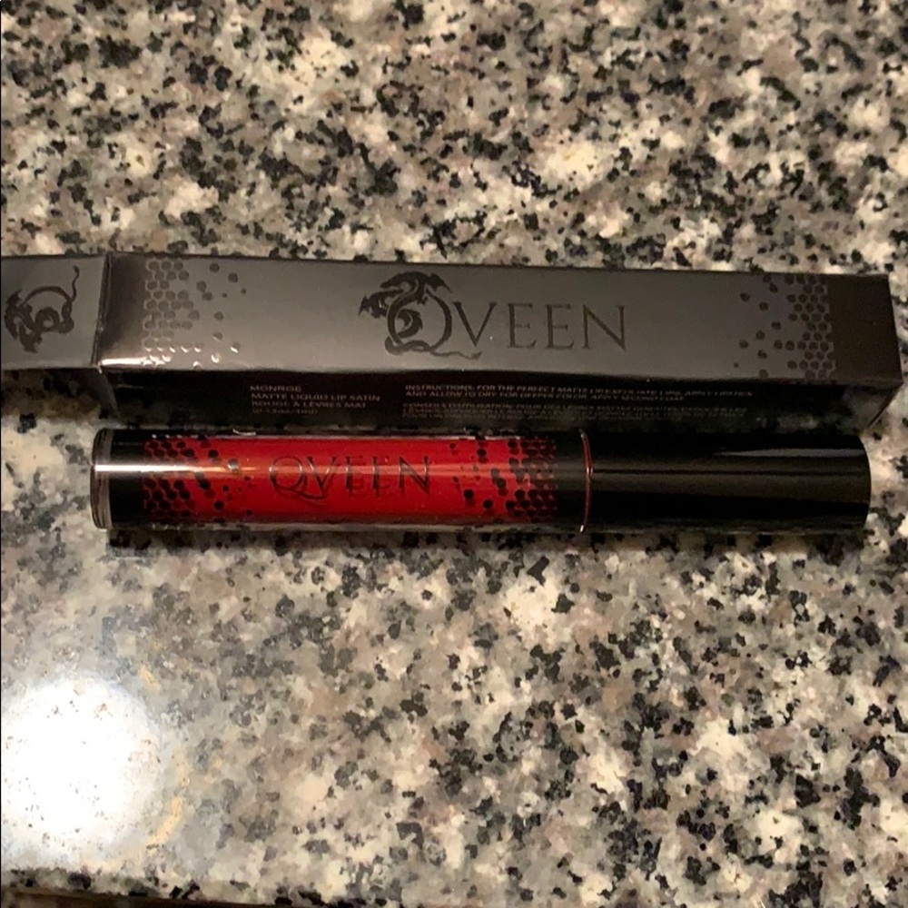 QVEEN Lipstick. Monroe. NWT.